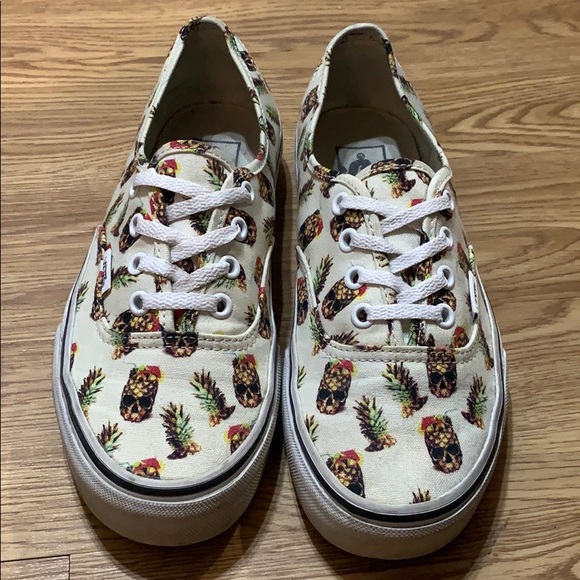pineapple skull vans